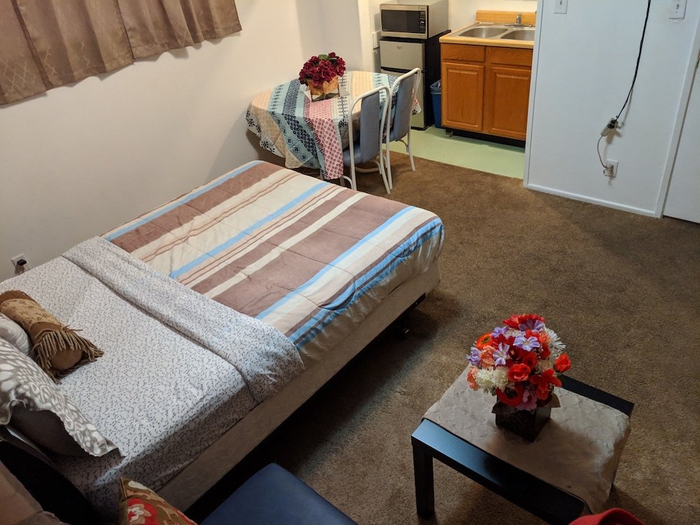 Фото The Yellow Penthouse