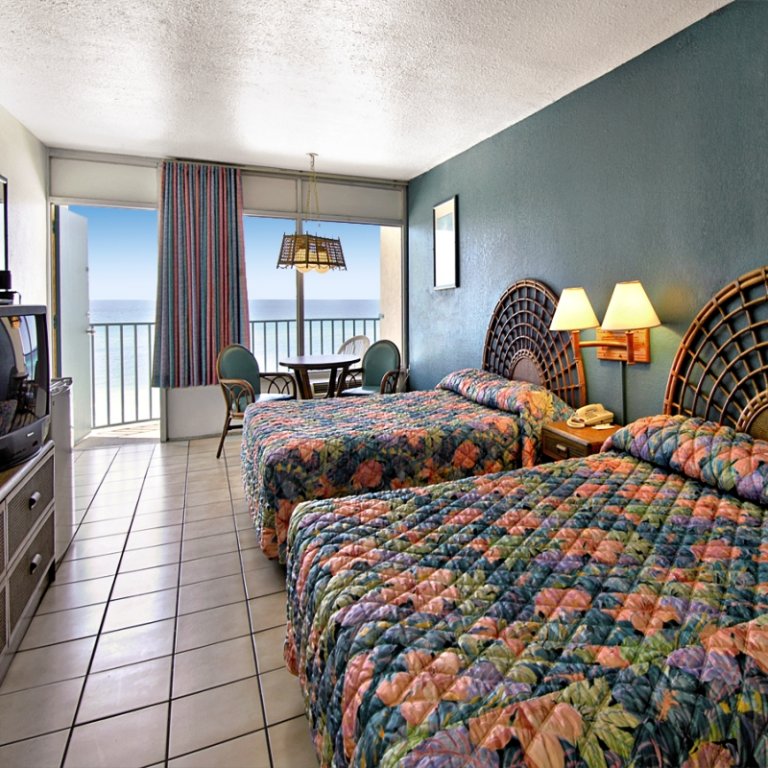 Фото Days Inn by Wyndham Panama City Beach/Ocean Front