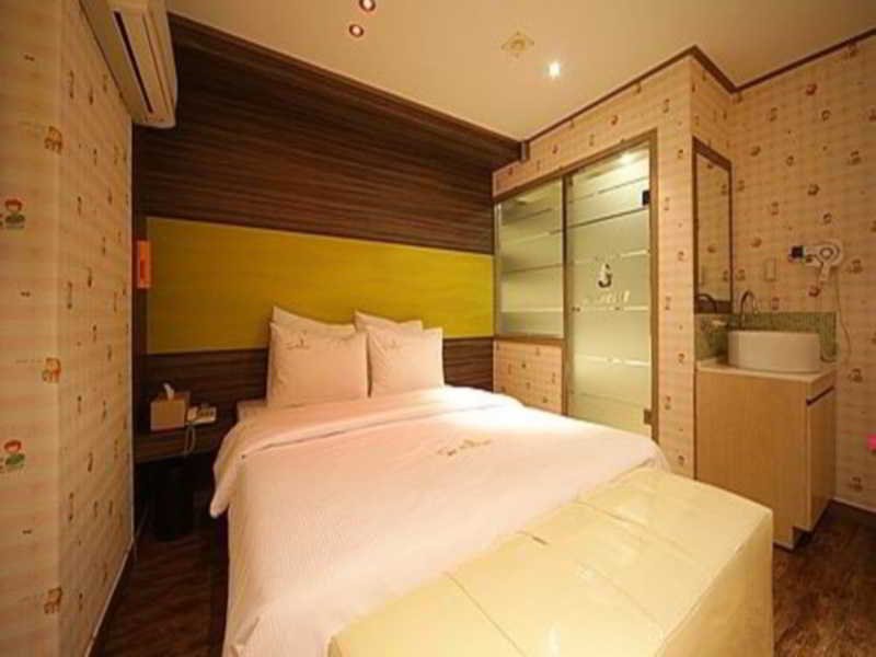 Фото Shinchon S Hotel