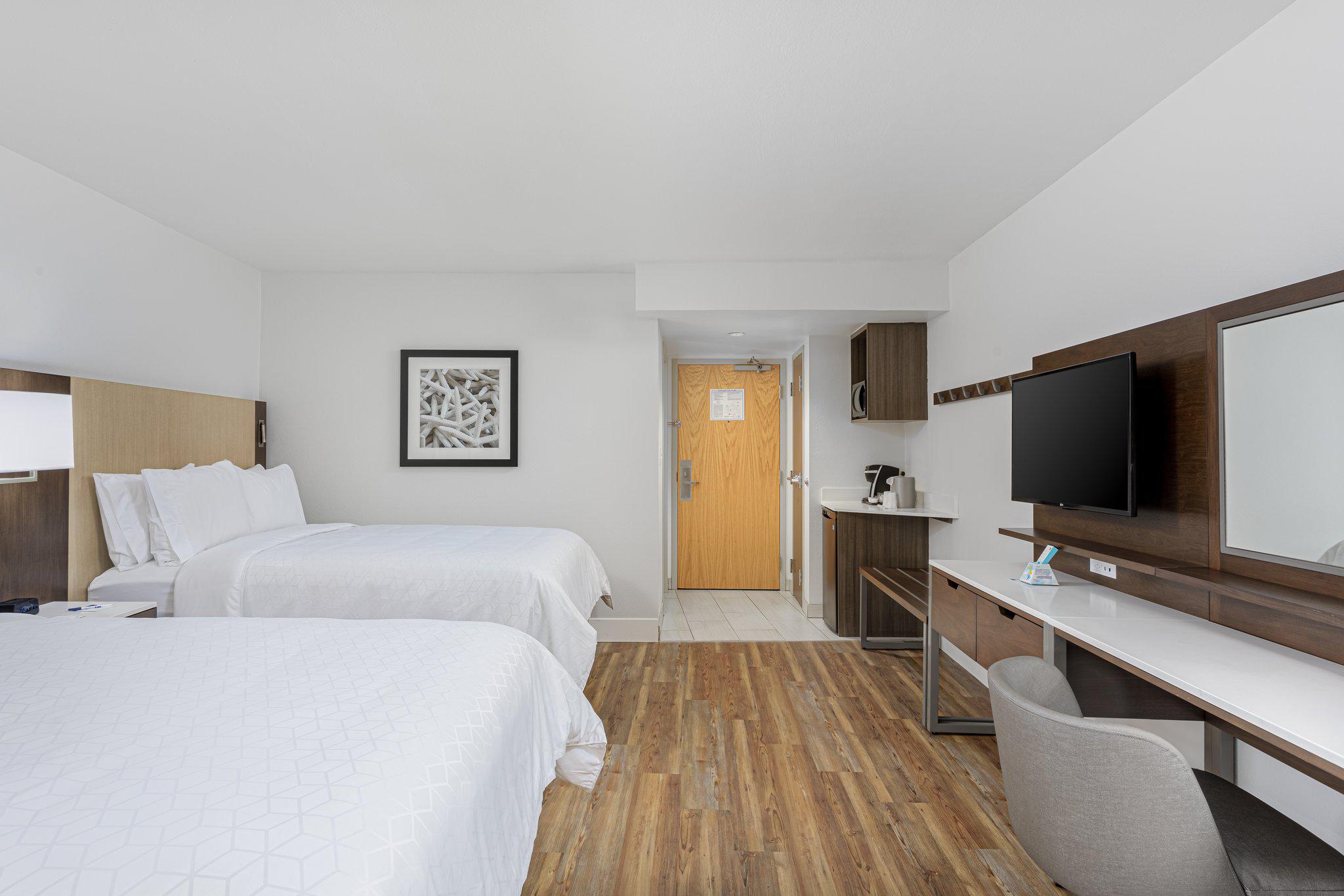 Фото Holiday Inn Express Pensacola Beach, an Ihg Hotel