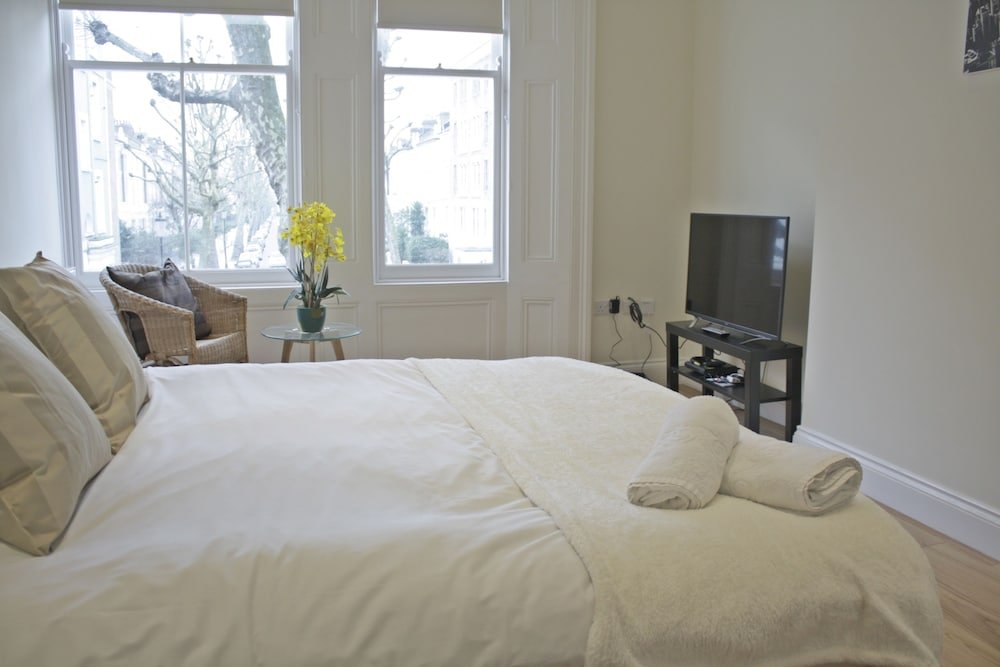 Фото Urban Stay Oxford Gardens Apartments