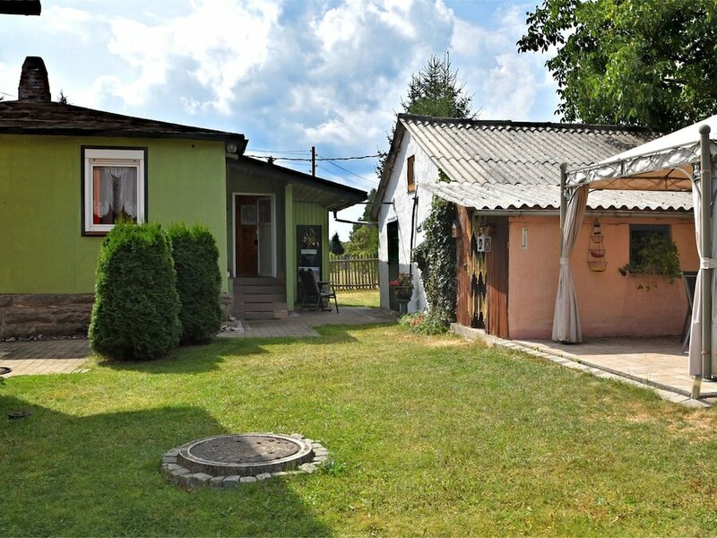 Гостиница Cozy Holiday Home in Schwarzbach Thuringia With Garden