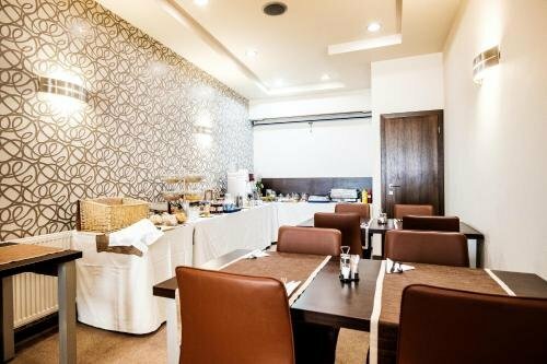 Гостиница Hotel Deluxe в Нитре