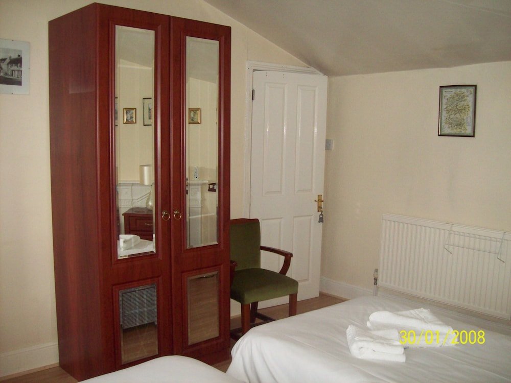 Фото Crown Hotel