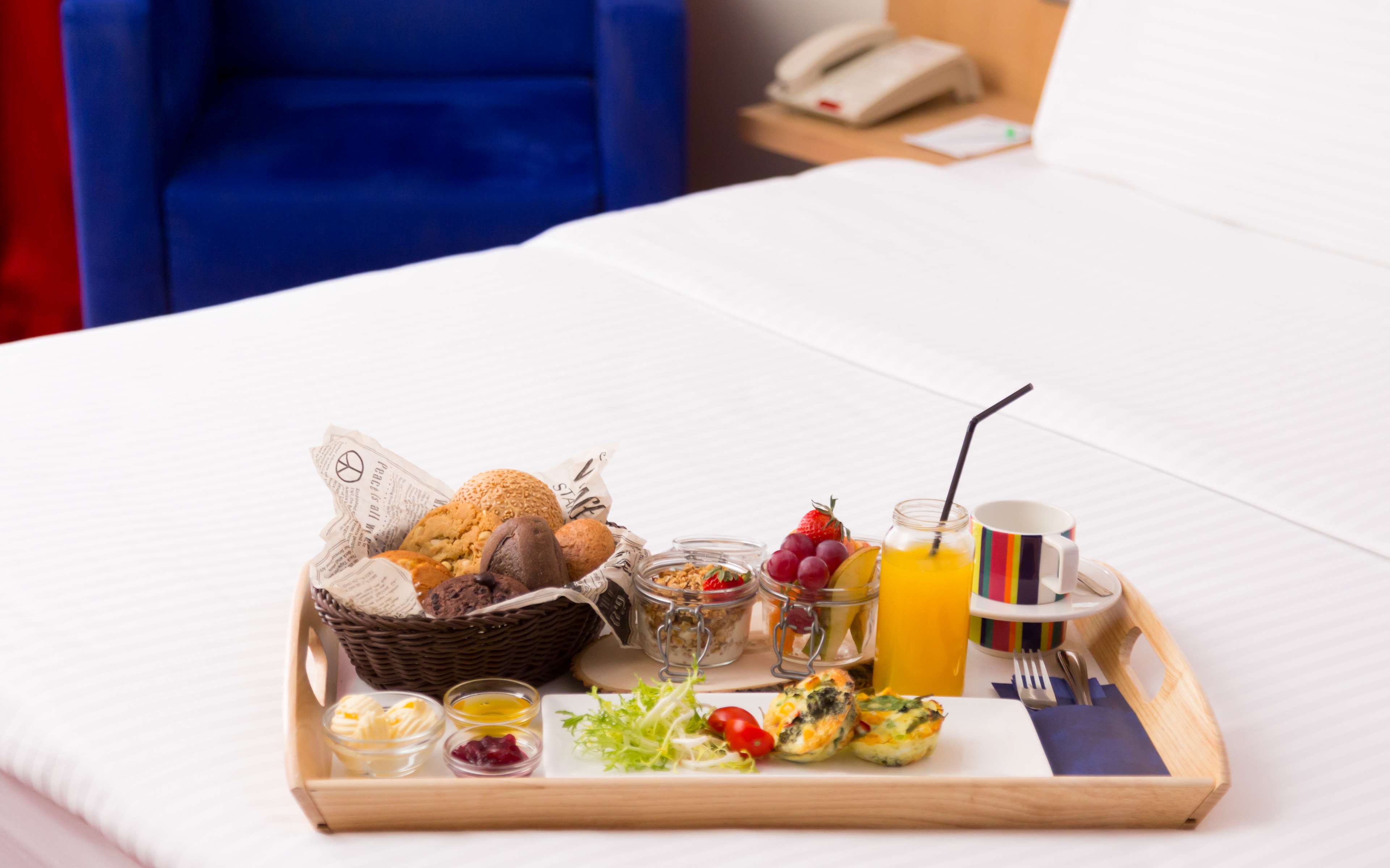 Фото Cosmos St. Petersburg Nevsky Hotel