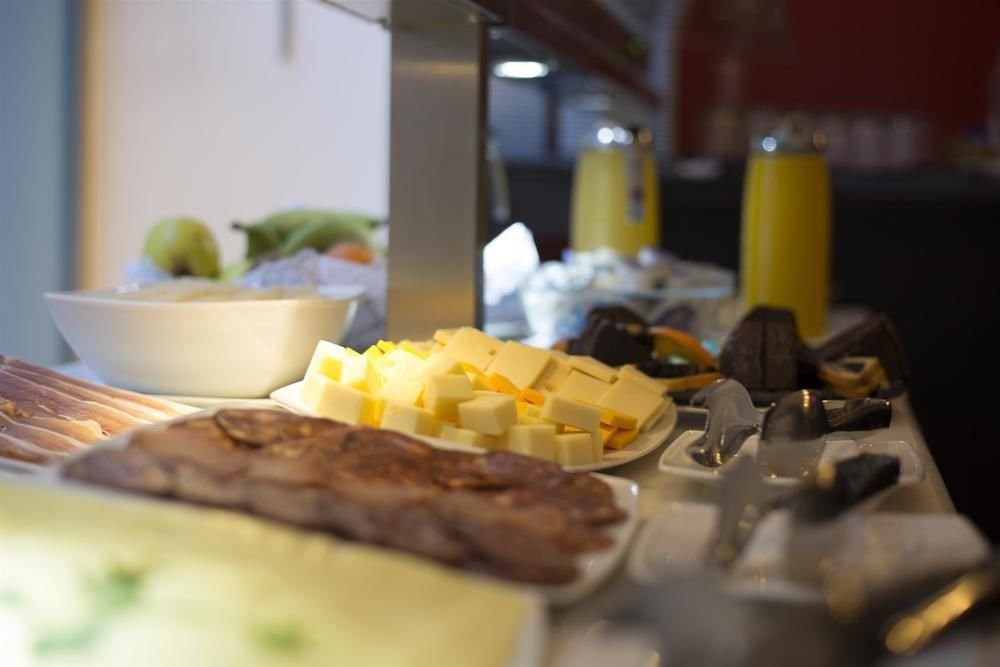 Фото Petit Palace Triball