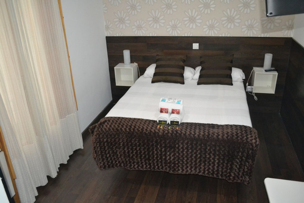 Фото Hostal El Brezo