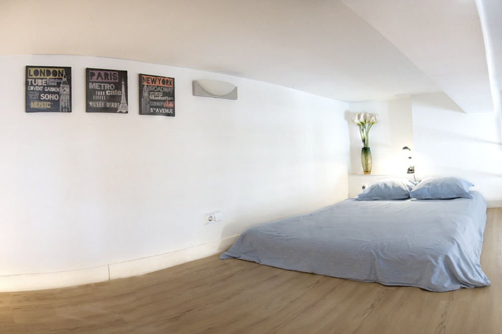 Фото Apartamentos Puerta Del Sol-Rastro