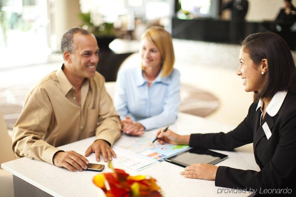 Фото Pinnacle Hotel at the Pier