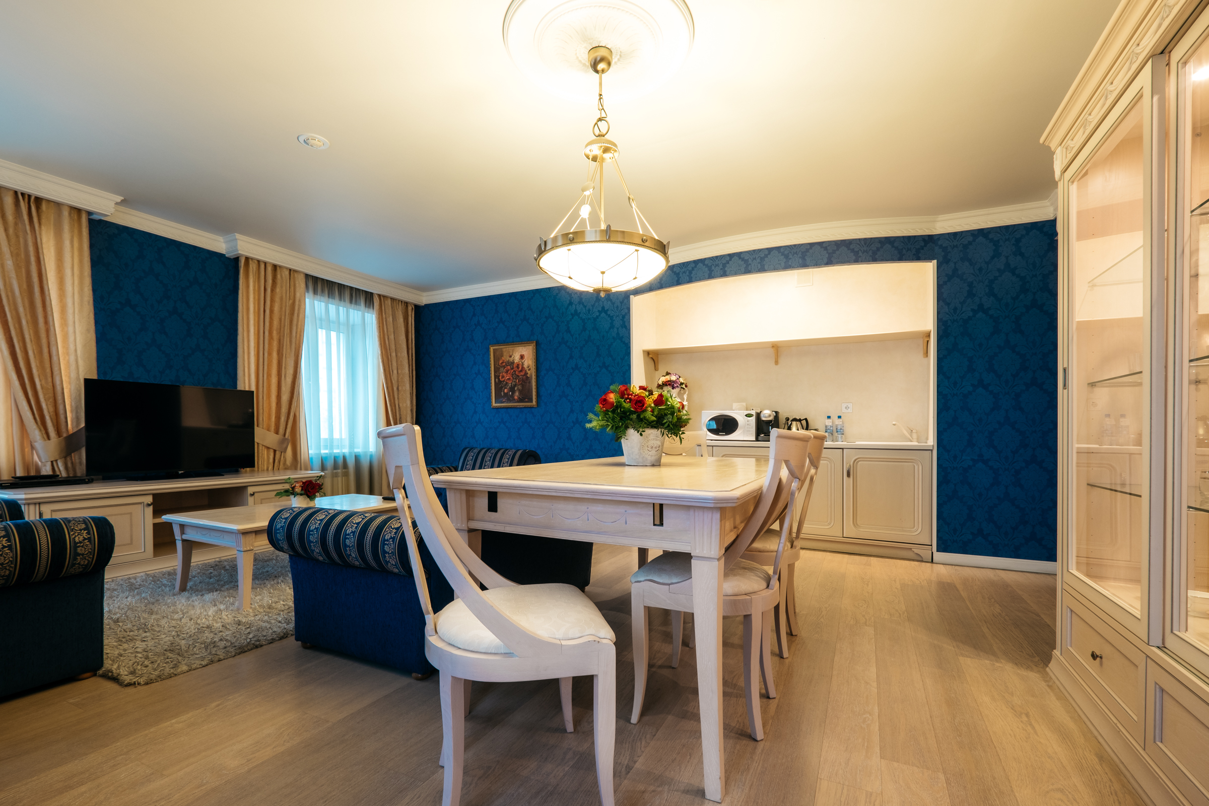 Фото Гранд Авеню by Usta Hotels