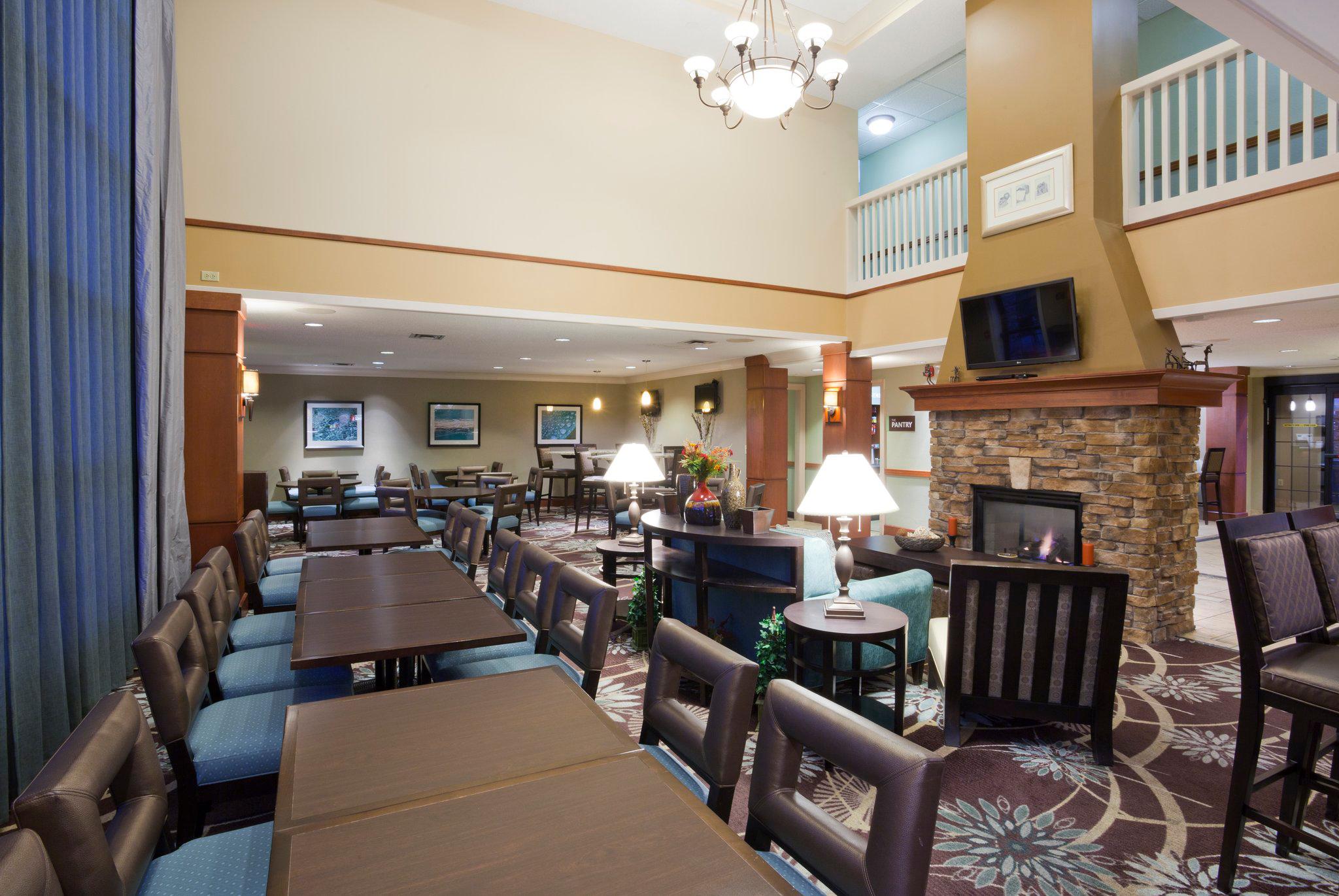 Фото Candlewood Suites Eagan Arpt South - Mall Area, an Ihg Hotel