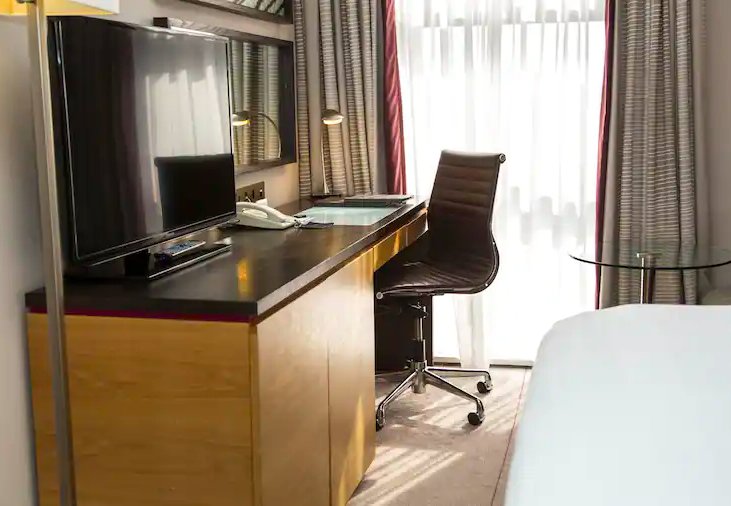 Фото Hilton London Kensington