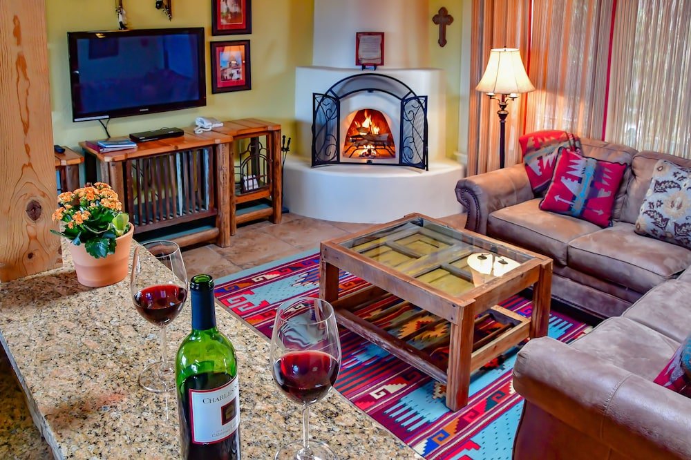 Фото Fort Marcy Hotel Suites by All Seasons Resort Lodging