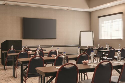 Гостиница Country Inn & Suites by Radisson, Grand Rapids East, Mi в Гранд-Рапидс