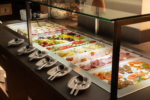 Внешний вид отеля Hotel Krebs Interlaken в Интерлакене, фото 3