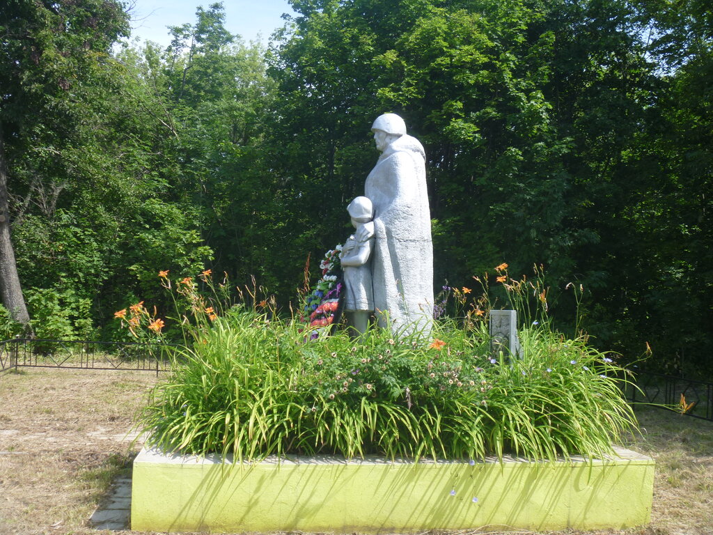 نصب تذكاري للحرب، مقبرة جماعية Братская могила воинов, погибших в 1941-1943 гг. ، مقاطعة أوريول، صورة