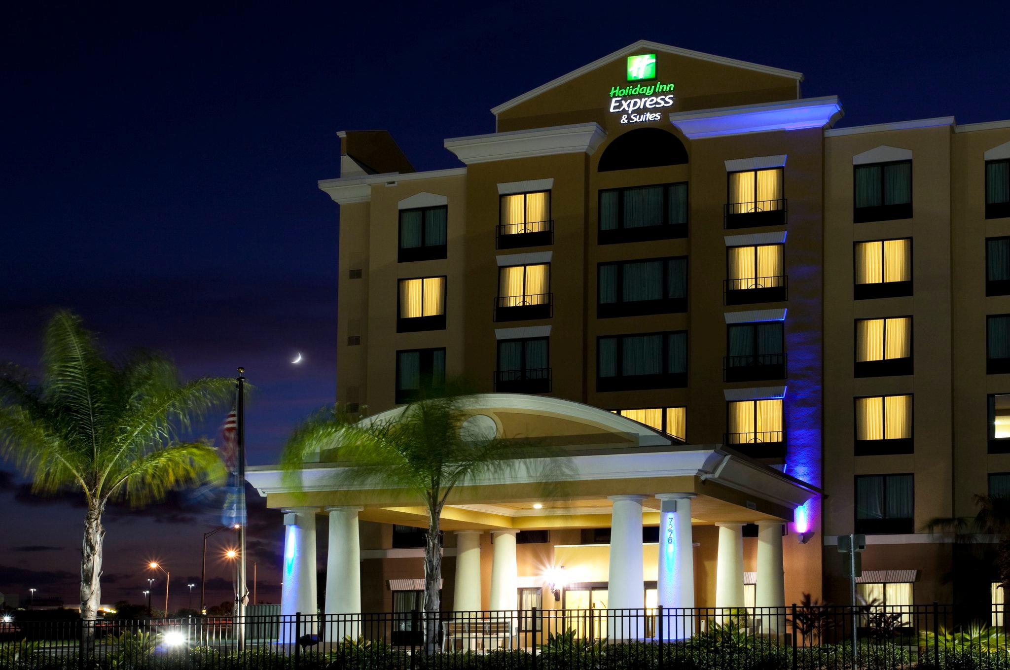 Фото Holiday Inn Express & Suites, International Drive, an Ihg Hotel