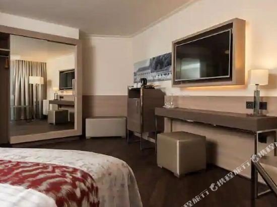 Фото Radisson Blu Badischer Hof Hotel, Baden-Baden