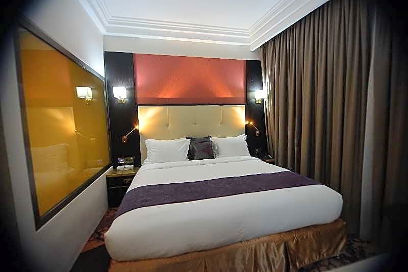 Фото Hôtel Fleur de Lys Plateau