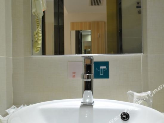 Фото City Comfort Inn Wuhan Guanggu Jinronggang