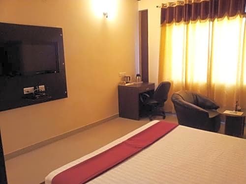 Фото Hotel Savi Regency