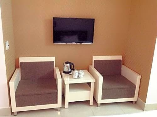 Фото The Light Hotel