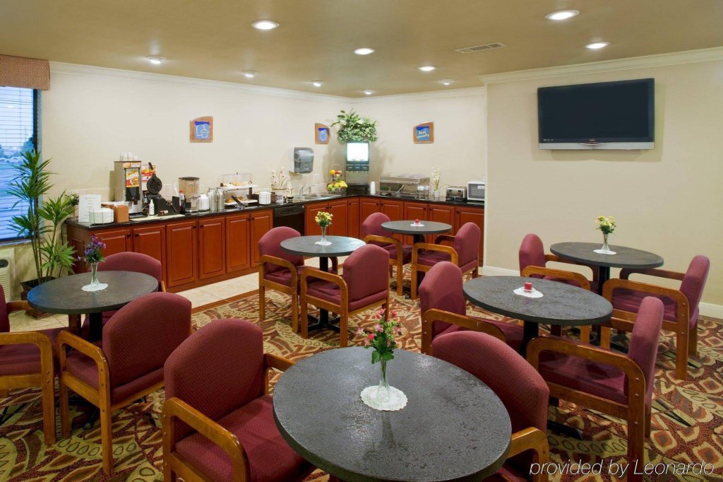 Фото Americas Best Value Inn Lubbock East