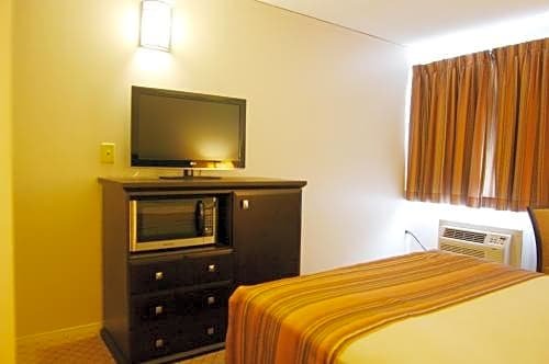 Фото Airport Traveller'S Inn