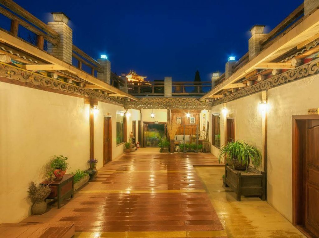 Фото Shangri La E Outfitting Boutique Hotel