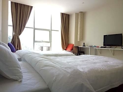 Фото Lhasa Honey Bee Hub