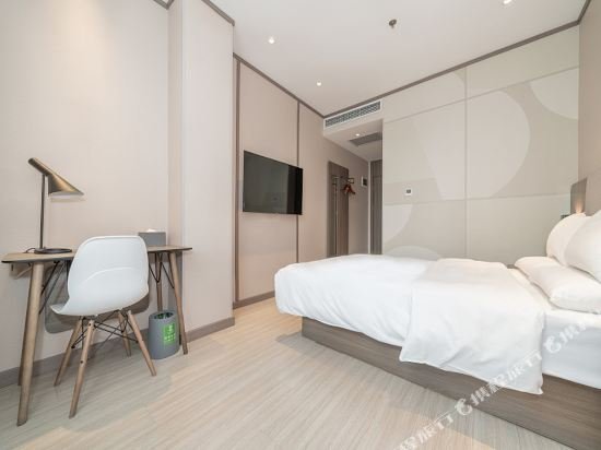 Фото HHanTing Hotel (Beijing Qianmen Street)