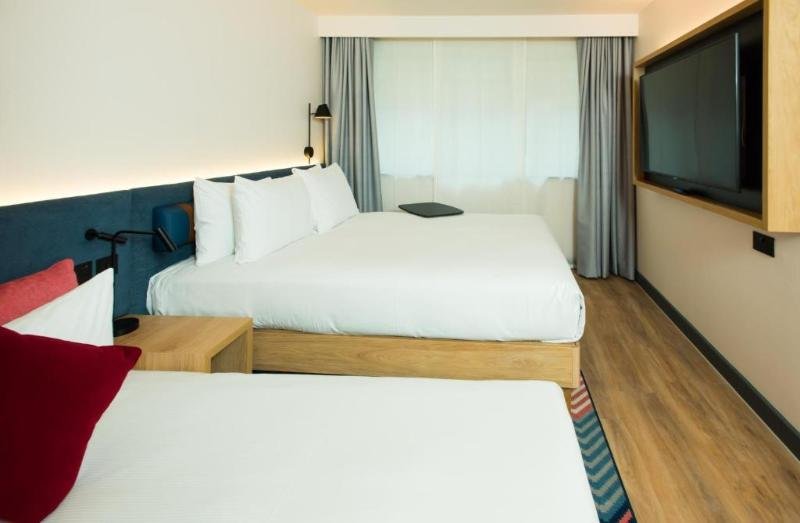 Фото Hampton by Hilton London Park Royal