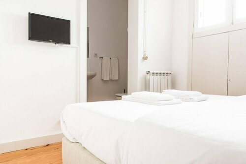 Хостел Porto Republica Hostel & Suites в Порту
