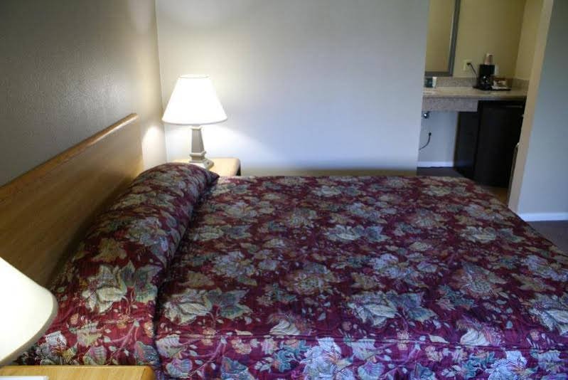 Фото Heritage Inn San Diego