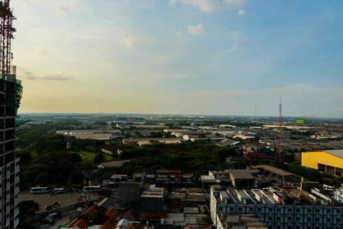 Гостиница Comfortable 1br the Oasis Lippo Cikarang Apartment