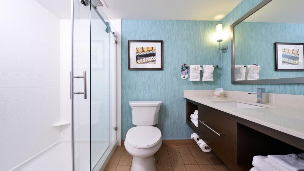 Фото Holiday Inn Express Edmonton-International Airport