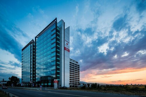 Внешний вид отеля Best Western Premier Sofia Airport Hotel в Софии, фото 1