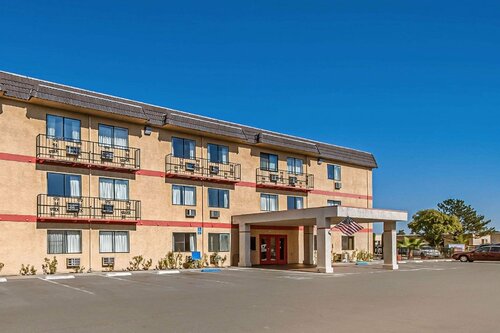 Гостиница Econo Lodge Inn & Suites Yuba City - Marysville в Юба Сити
