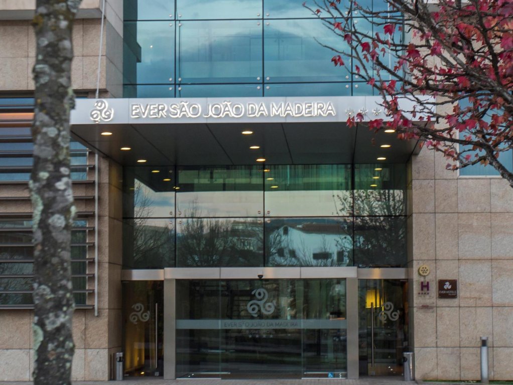 Фото Golden Tulip Sao Joao Da Madeira Hotel