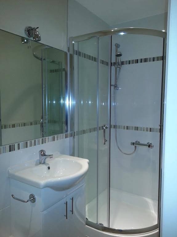 Фото The Hadley Hotel