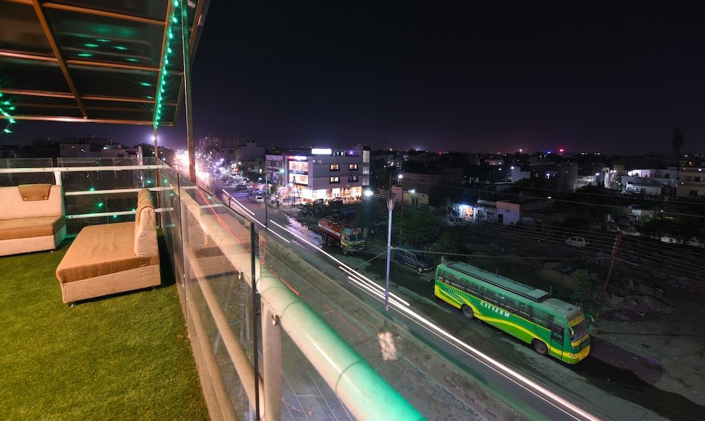 Фото отеля 2