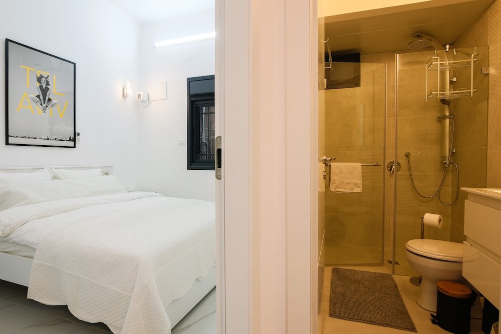 Фото Boutique Apt in Center Urban Tlv Style