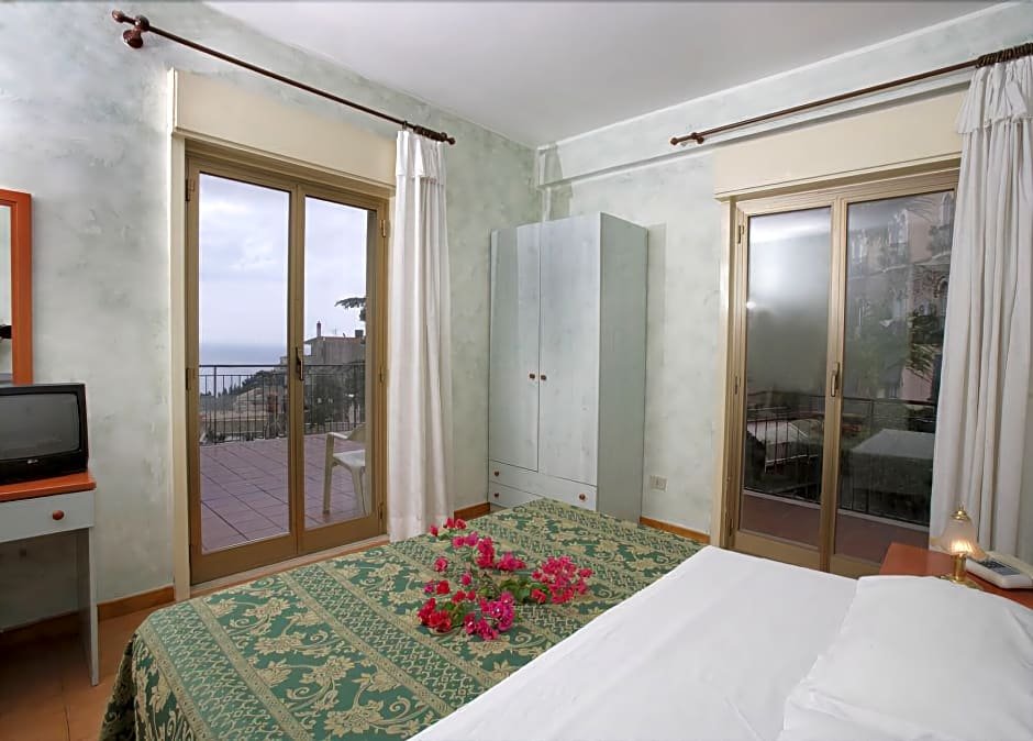 Фото Hotel Soleado