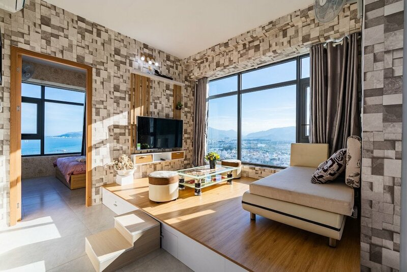 Гостиница Trangs Beachfront Apartment Nha Trang в Нячанге