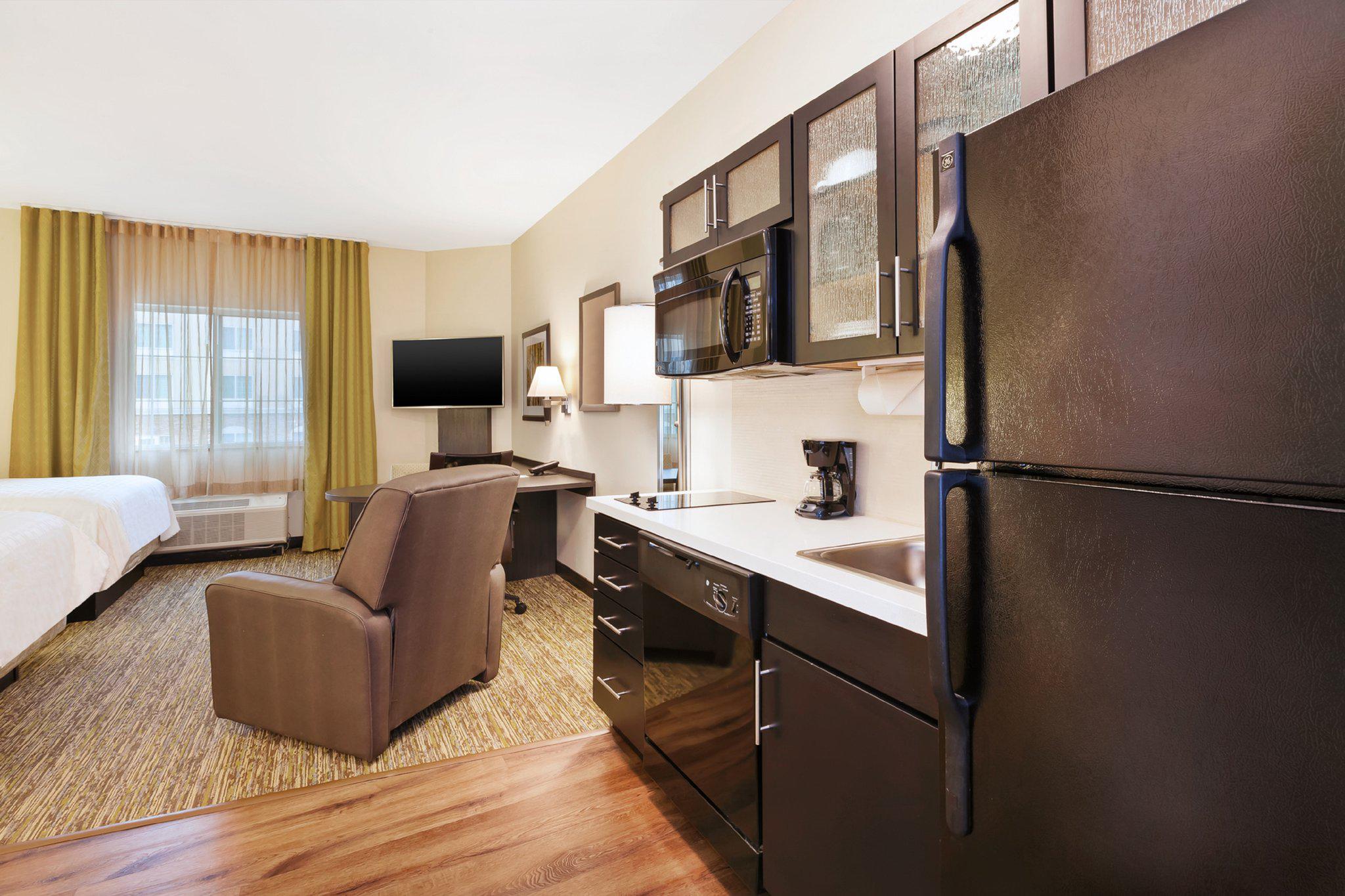 Фото Candlewood Suites Washington North, an Ihg Hotel