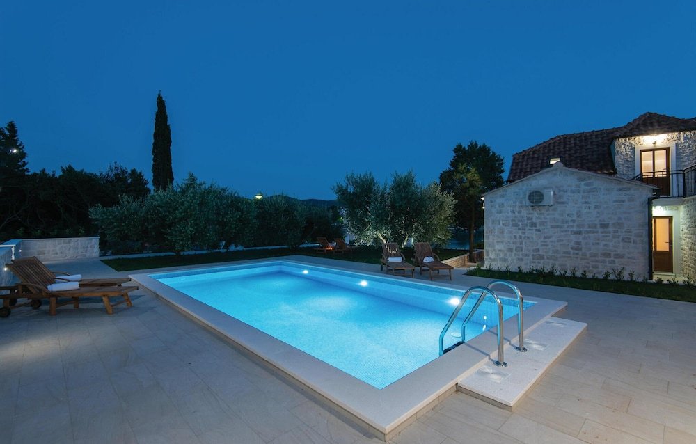 Фото Holiday Home Lovište