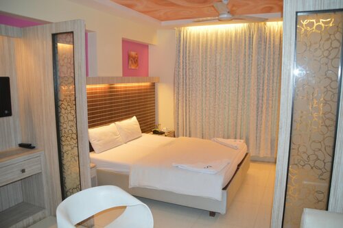 Гостиница Oyo 22061 Hotel Khwaishh Presidency в Мумбаи