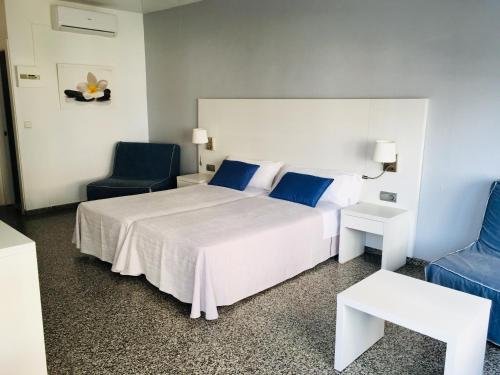 Фото Hostal Pitiusa