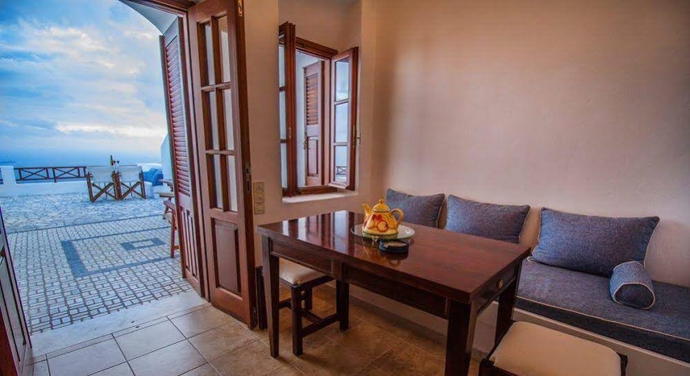 Фото La Maltese Buddha Beach Bar Santorin