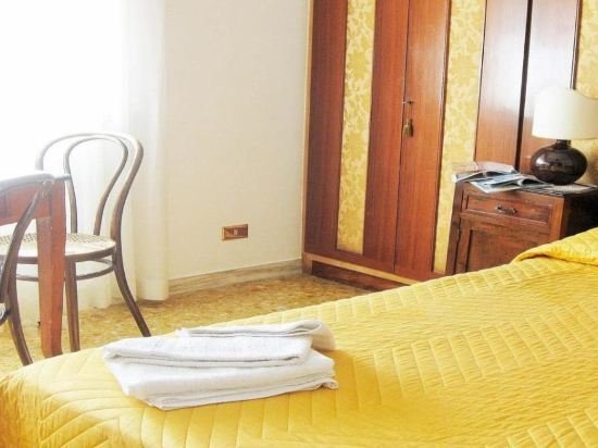 Фото Romulus Rex Bed And Breakfast